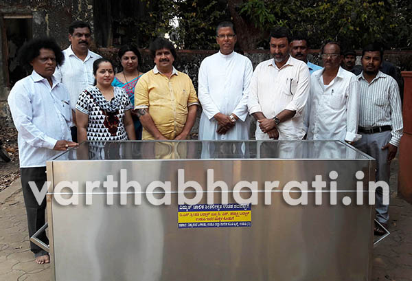 ವಿದ್ಯುತ್ ಚಾಲಿತ ಶೀತಲೀಕೃತ ಶವಪೆಟ್ಟಿಗೆ ಉಚಿತ ಸೇವೆ